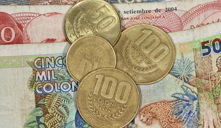 Currency, Exchanging Money, and Tipping in Costa Rica